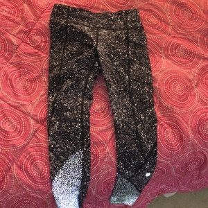 Lululemon size 6 7/8 pants Luminesce print